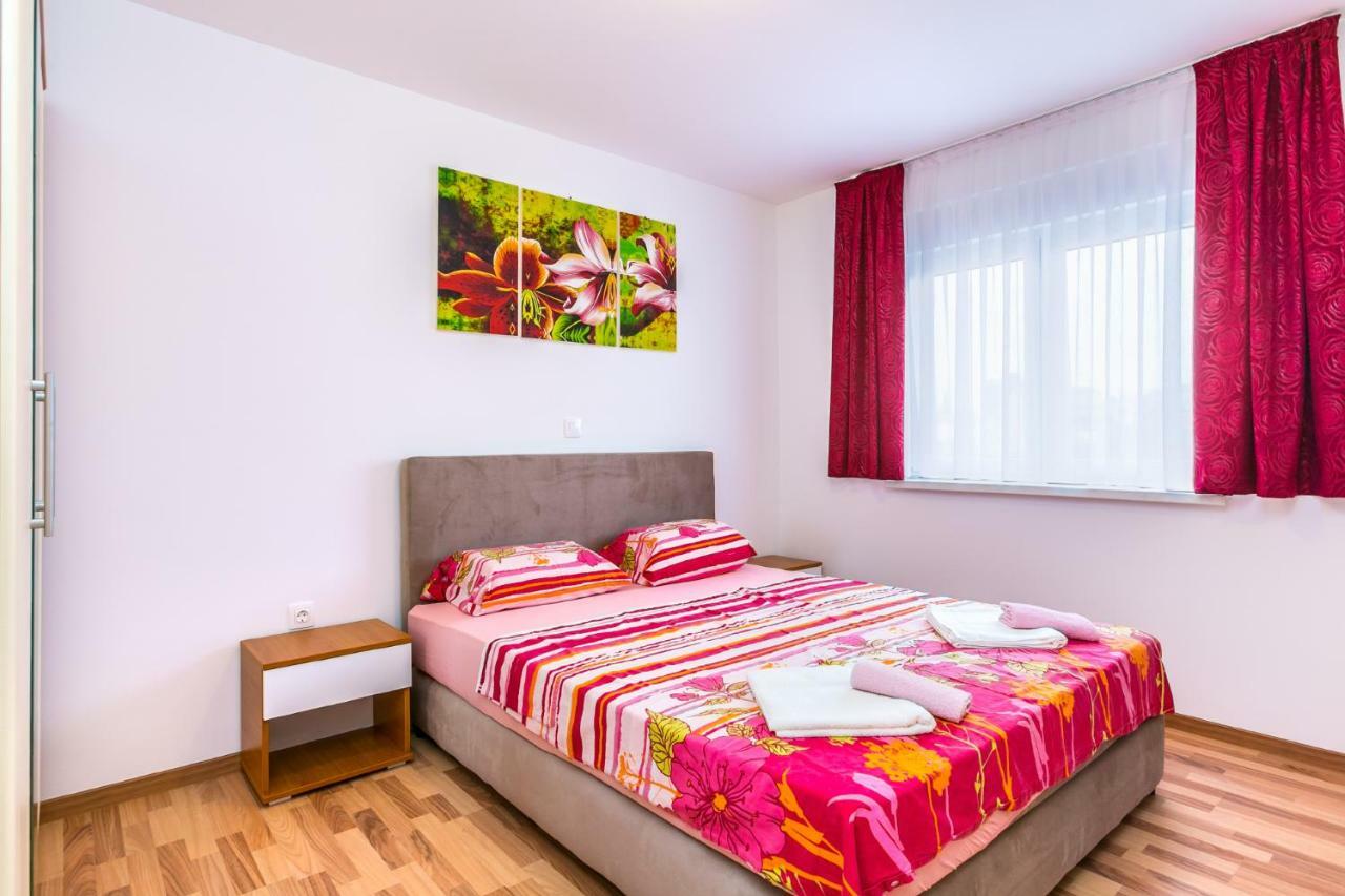 Dragan K2 Hotel Medulin Exterior photo